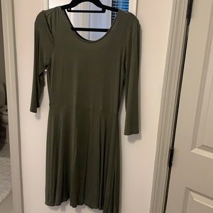 Green long sleeve dress